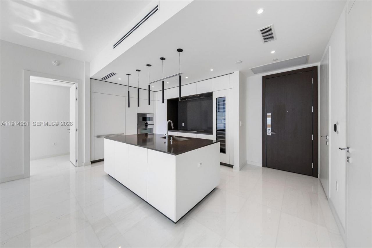 300 Biscayne Boulevard Way, Unit 3506W, Miami, FL 33131 Photo