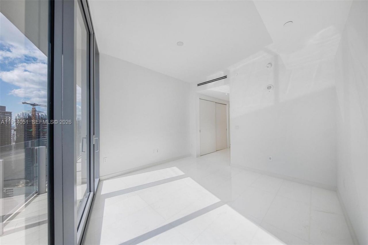 300 Biscayne Boulevard Way, Unit 3506W, Miami, FL 33131 Photo