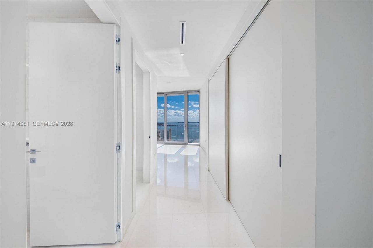 300 Biscayne Boulevard Way, Unit 3506W, Miami, FL 33131 Photo