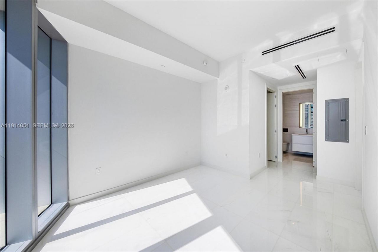 300 Biscayne Boulevard Way, Unit 3506W, Miami, FL 33131 Photo