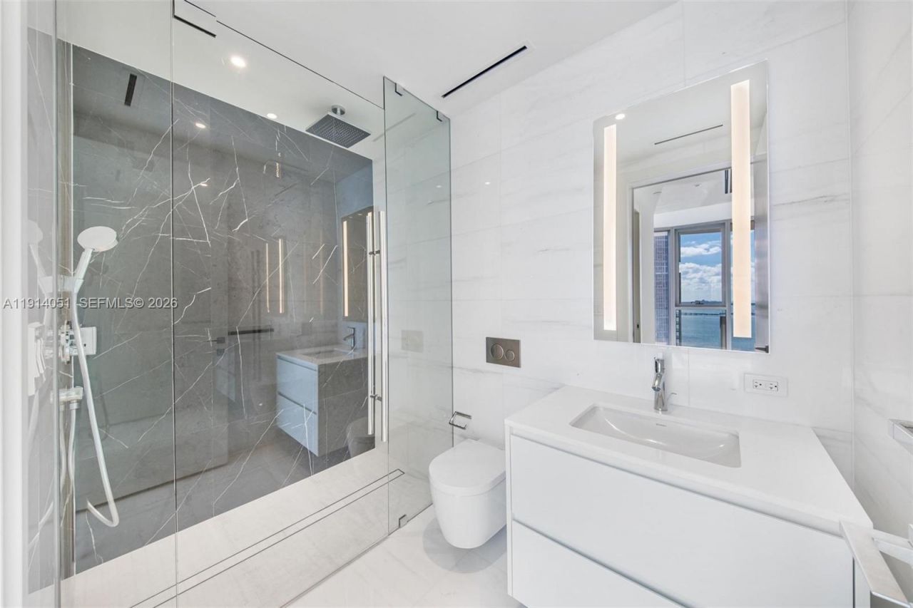 300 Biscayne Boulevard Way, Unit 3506W, Miami, FL 33131 Photo