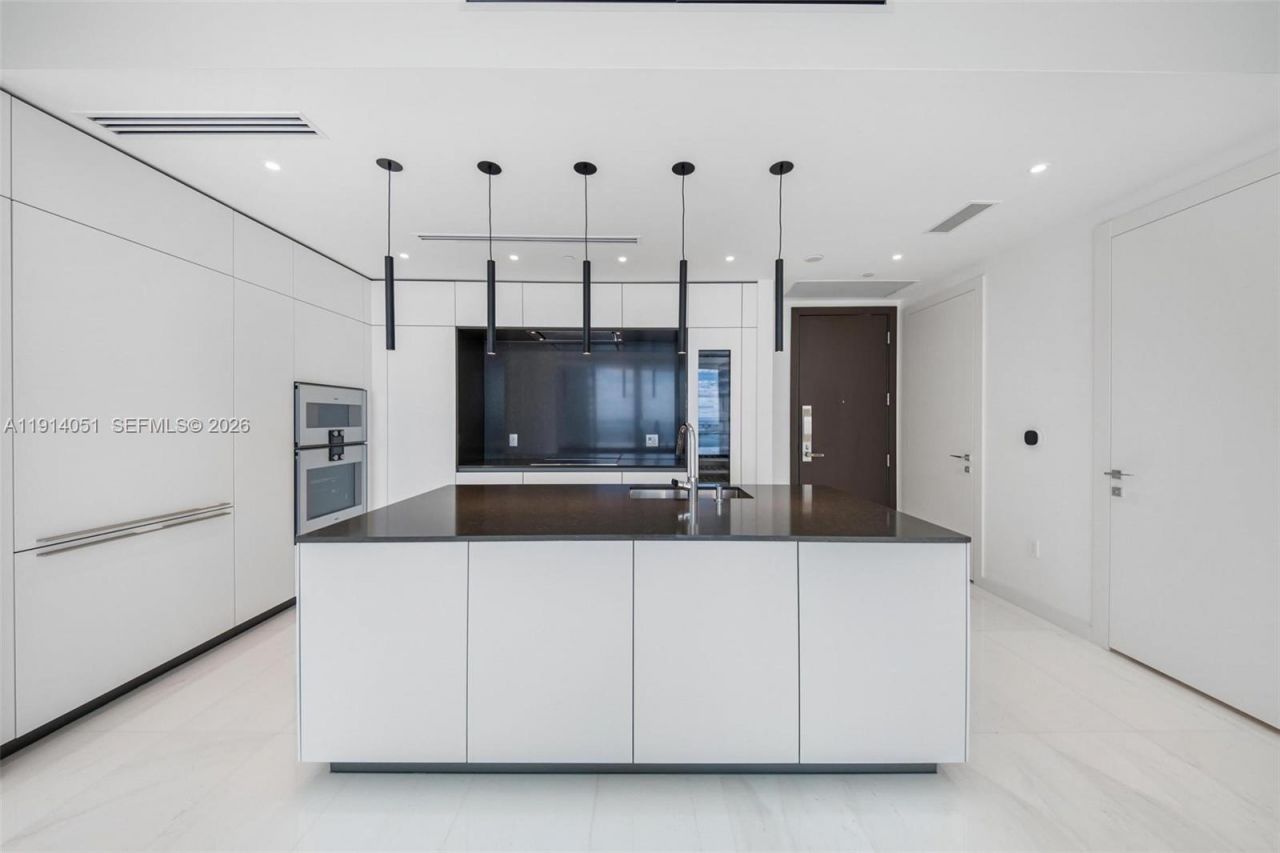 300 Biscayne Boulevard Way, Unit 3506W, Miami, FL 33131 Photo