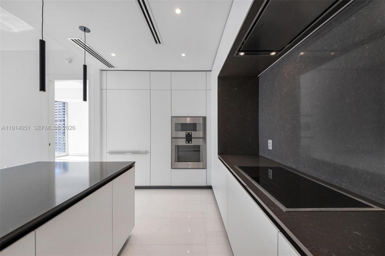 300 Biscayne Boulevard Way, Unit 3506W, Miami, FL 33131 Photo