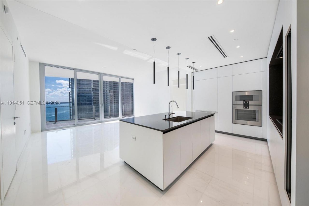 300 Biscayne Boulevard Way, Unit 3506W, Miami, FL 33131 Photo