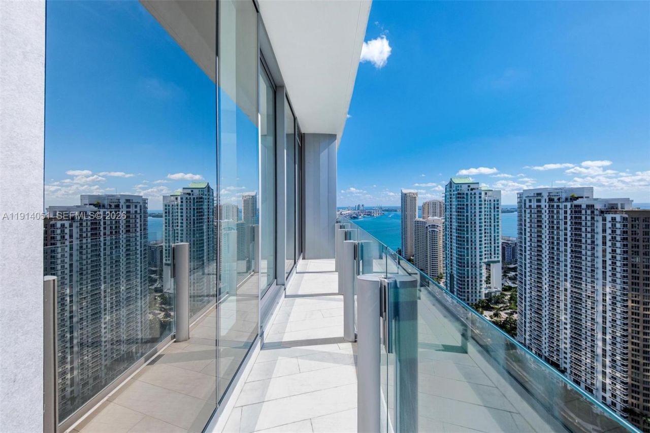 300 Biscayne Boulevard Way, Unit 3506W, Miami, FL 33131 Photo