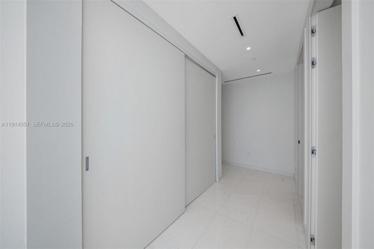 300 Biscayne Boulevard Way, Unit 3506W, Miami, FL 33131 Photo