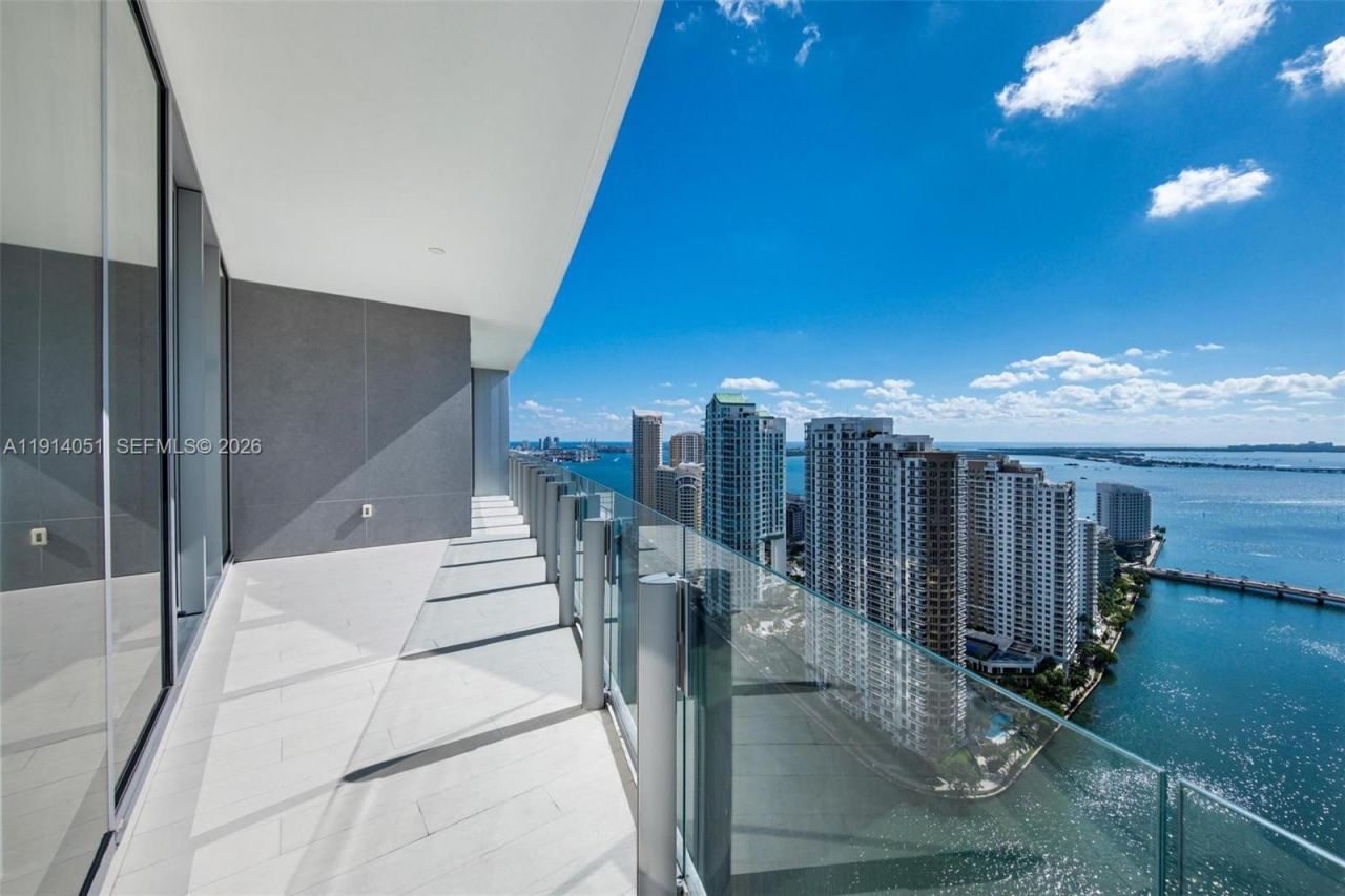 300 Biscayne Boulevard Way, Unit 3506W, Miami, FL 33131 Photo