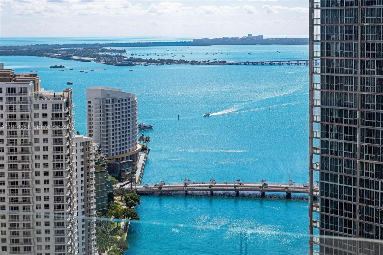 300 Biscayne Boulevard Way, Unit 3506W, Miami, FL 33131 Photo