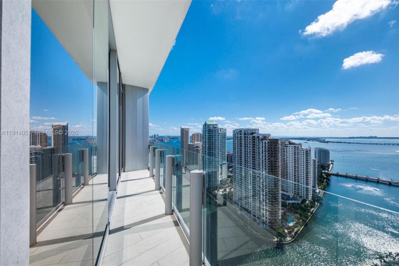 300 Biscayne Boulevard Way, Unit 3506W, Miami, FL 33131 Photo