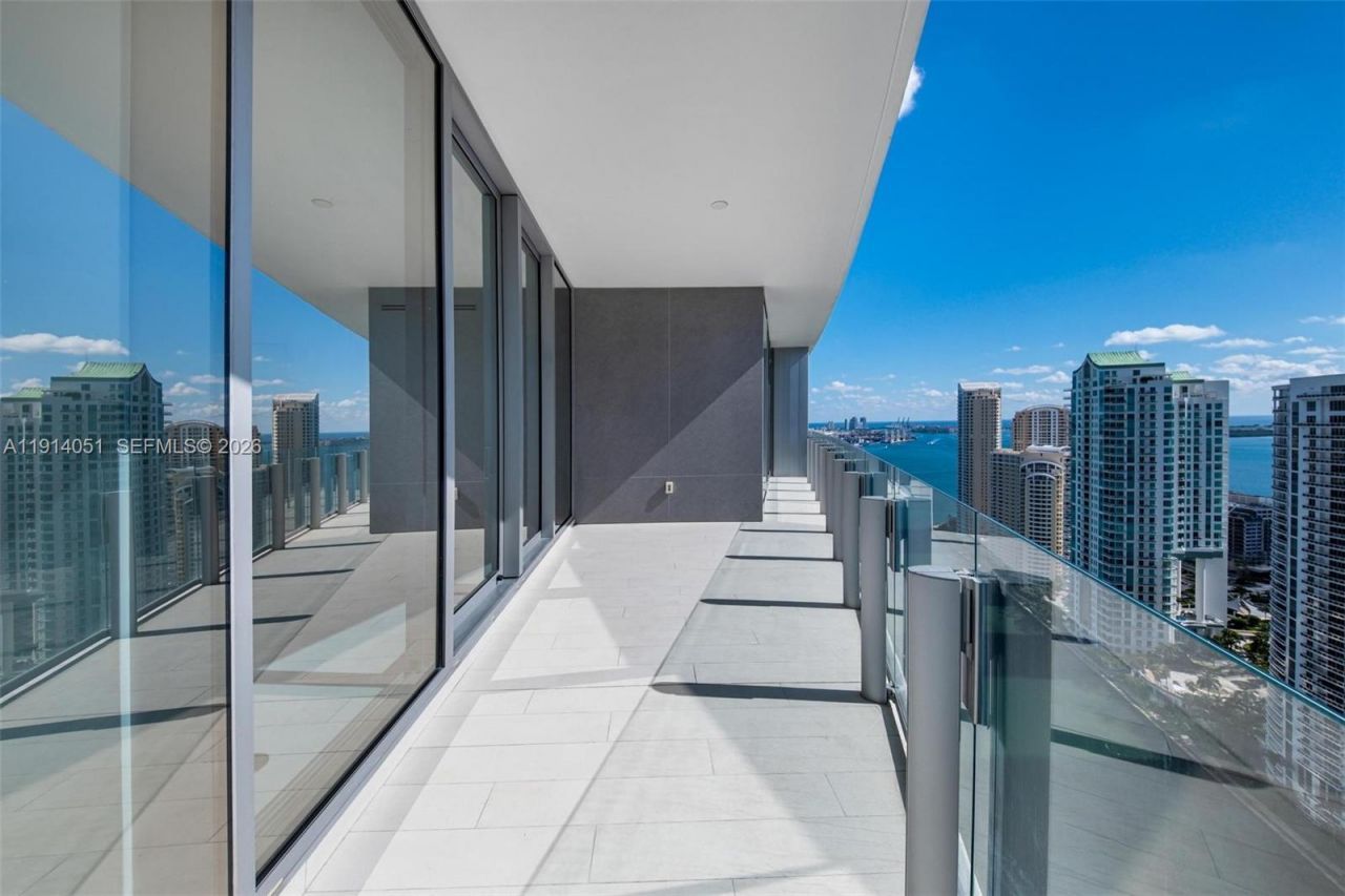 300 Biscayne Boulevard Way, Unit 3506W, Miami, FL 33131 Photo