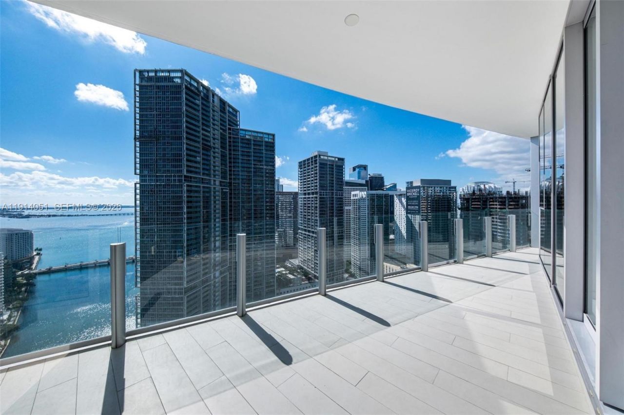 300 Biscayne Boulevard Way, Unit 3506W, Miami, FL 33131 Photo