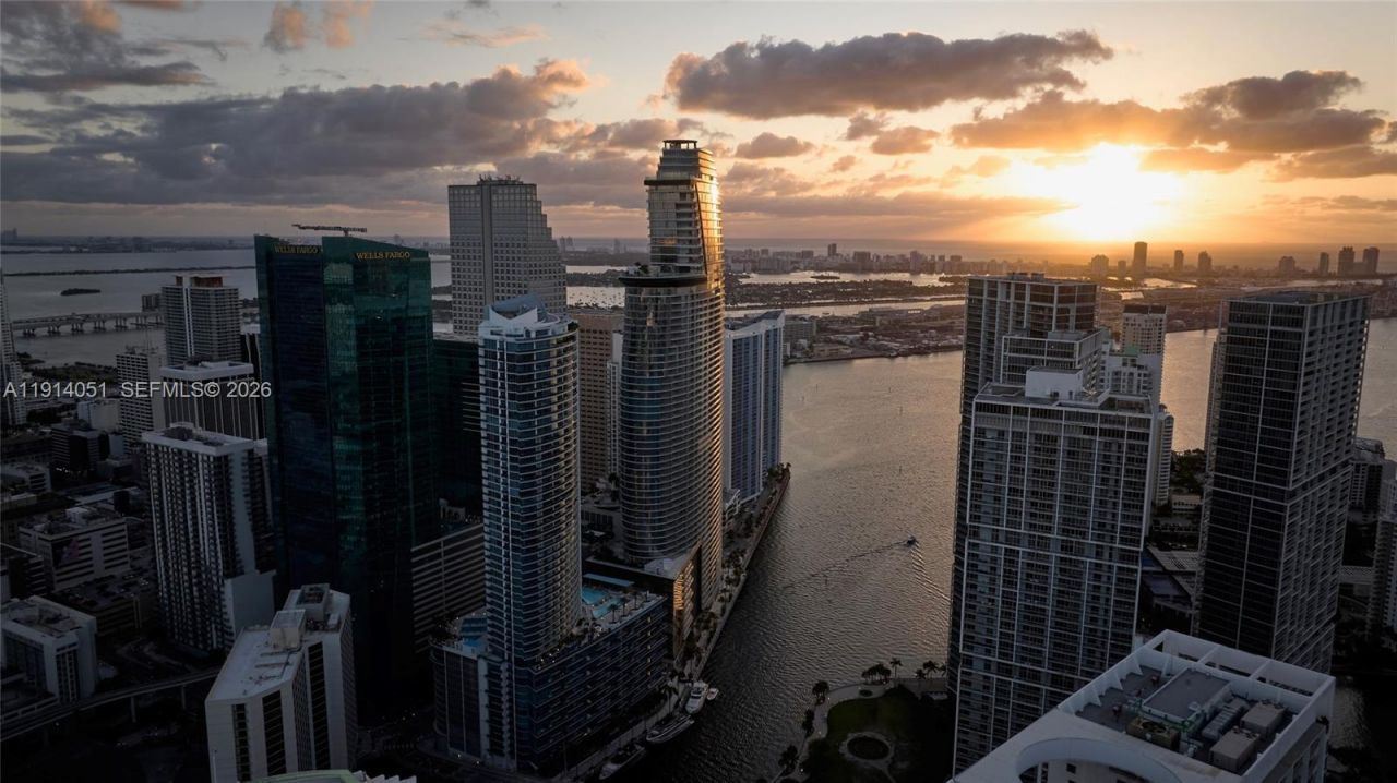 300 Biscayne Boulevard Way, Unit 3506W, Miami, FL 33131 Photo