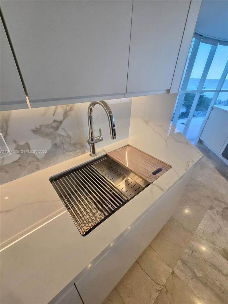 6301 Collins Ave, Unit 901, Miami Beach, FL 33141 Photo