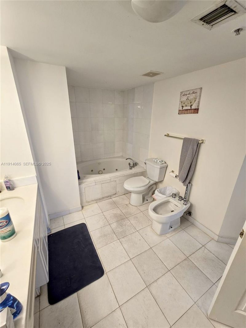 6301 Collins Ave, Unit 901, Miami Beach, FL 33141 Photo