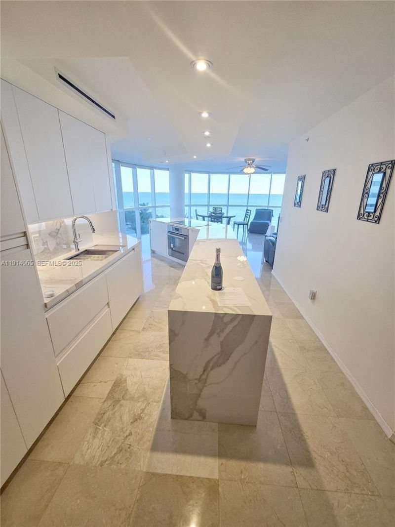 6301 Collins Ave, Unit 901, Miami Beach, FL 33141 Photo