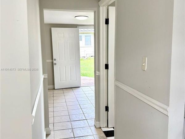 1350 SW 13th St, Unit Rear-Groun, Miami, FL 33145