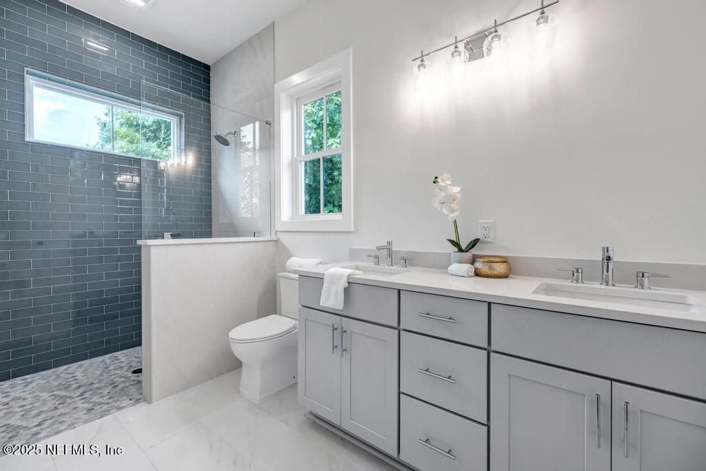 552 Seagate Avenue, Neptune Beach, FL 32266 Photo