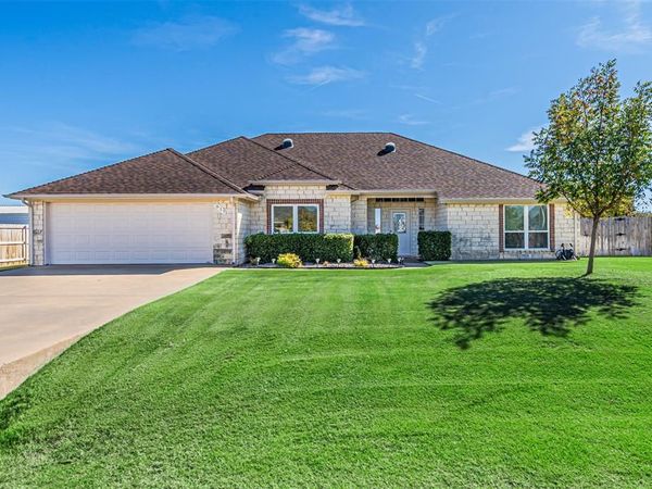 617 Parker Lane, Granbury, TX 76048