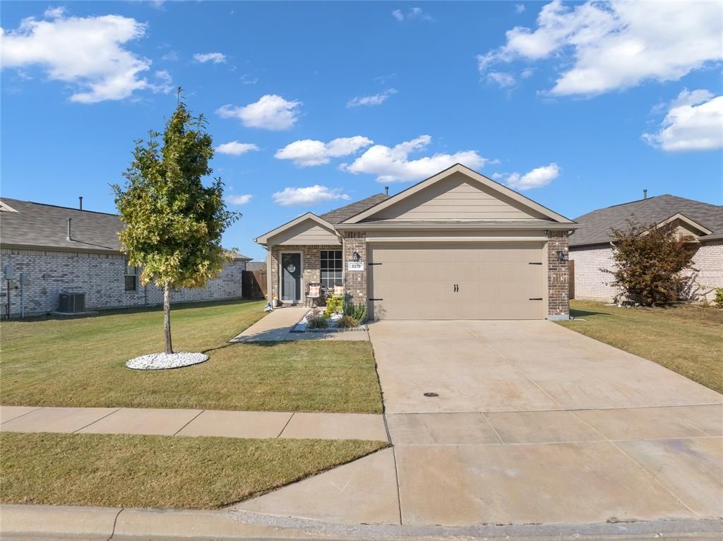 2213 Nightgrove Circle, Crandall, TX 75114 Main Photo