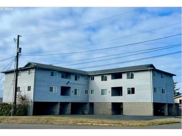 166 NE 8TH ST, Newport, OR 97365