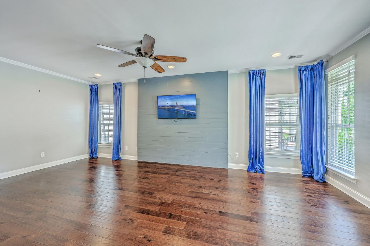 1695 Sparkleberry Lane Photo 10