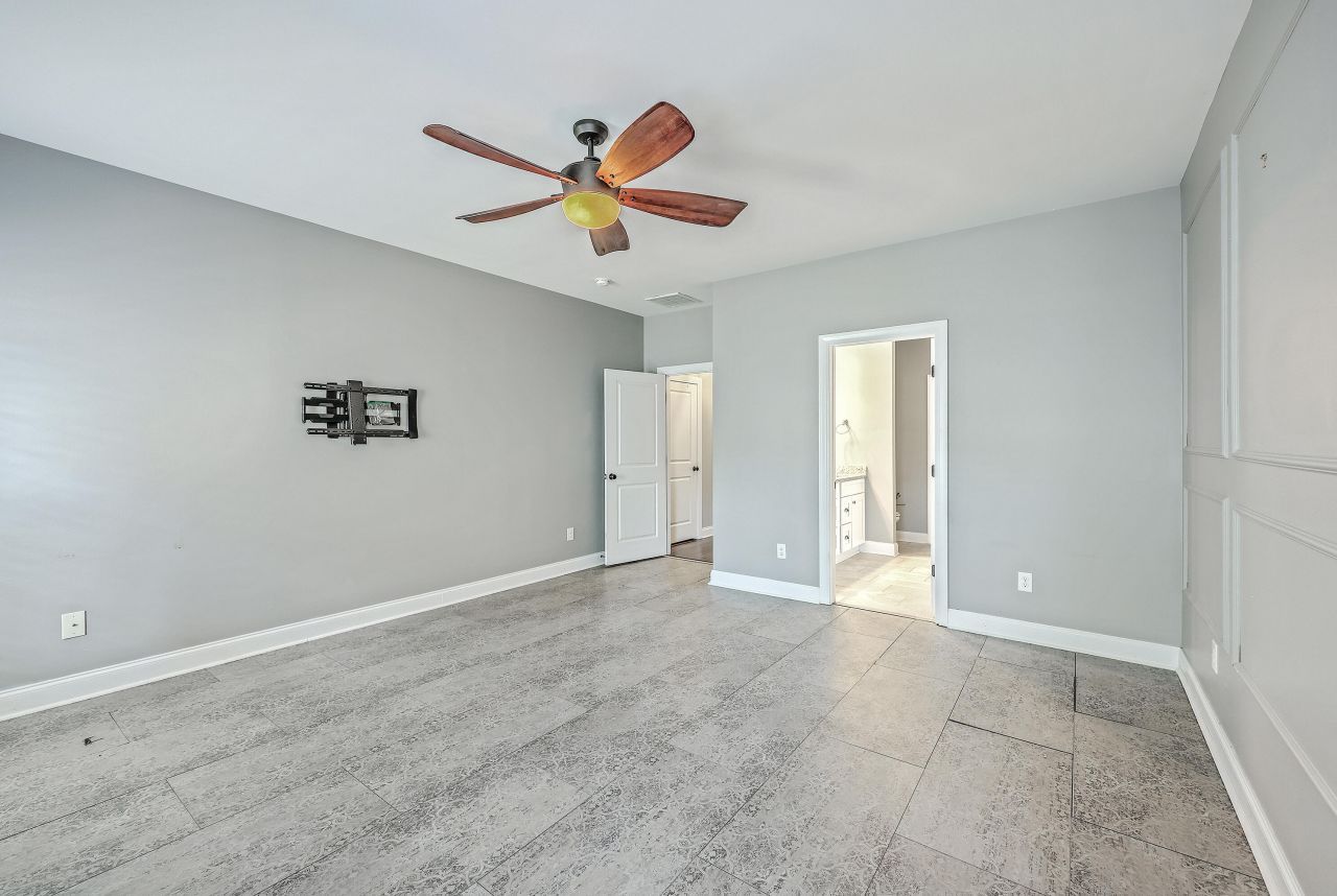 1695 Sparkleberry Lane Photo 29