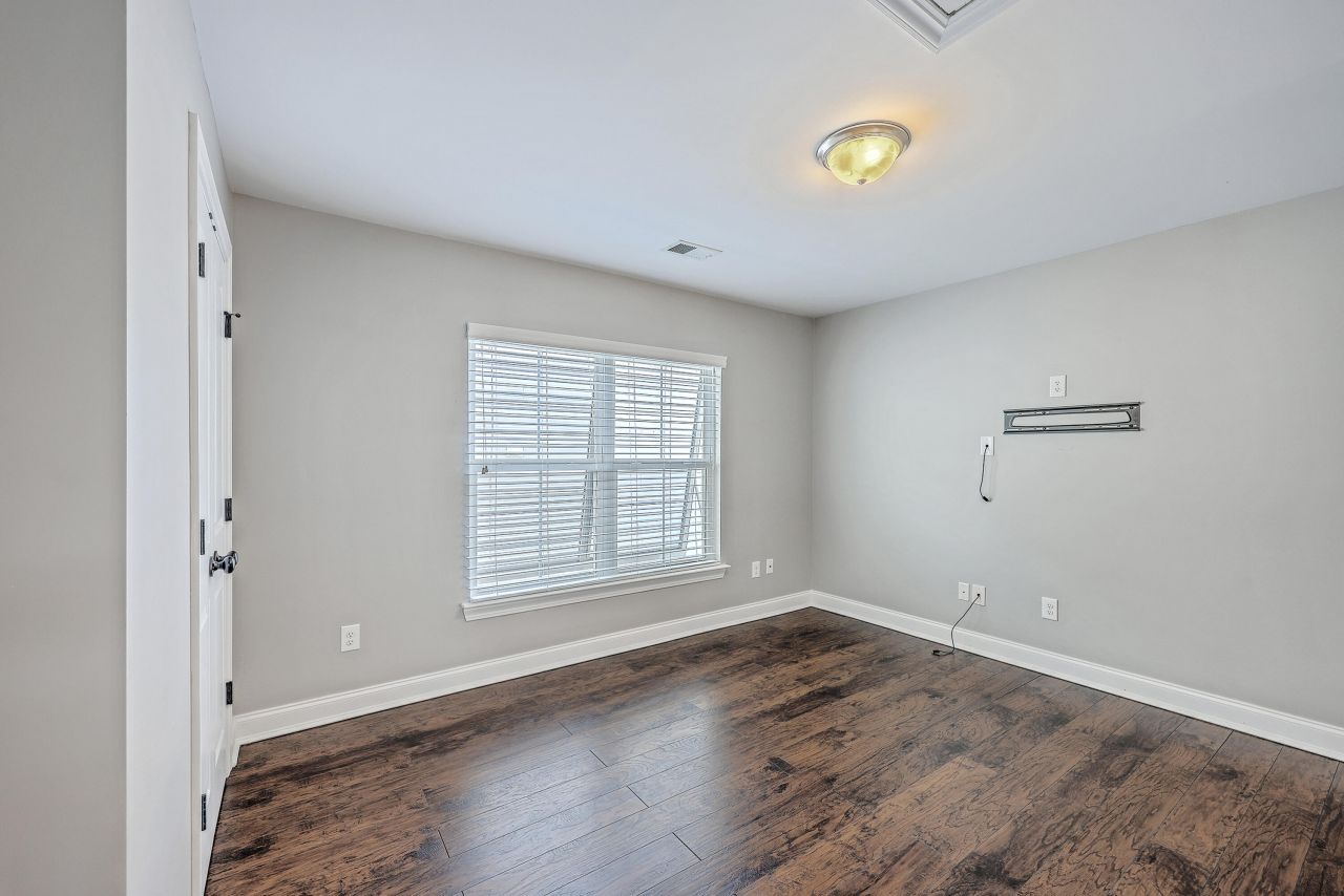 1695 Sparkleberry Lane Photo 37