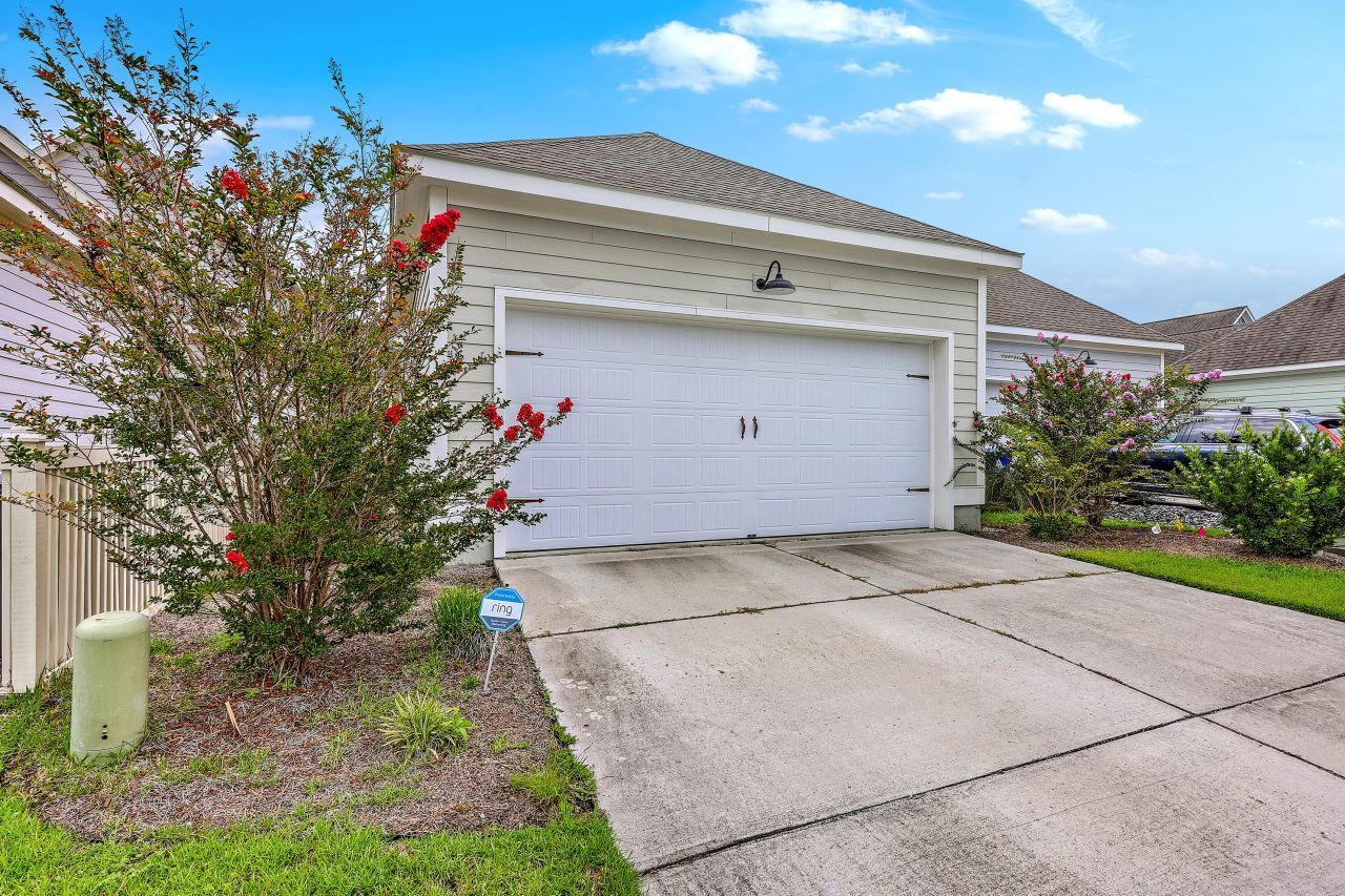 1695 Sparkleberry Lane Photo 48