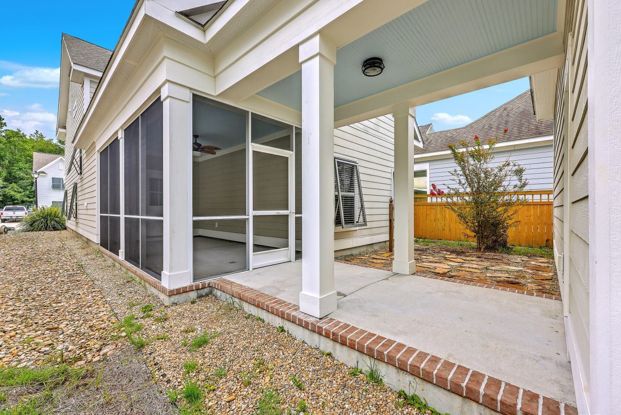 1695 Sparkleberry Lane Photo 49