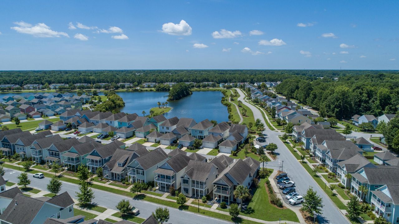 1695 Sparkleberry Lane Photo 52