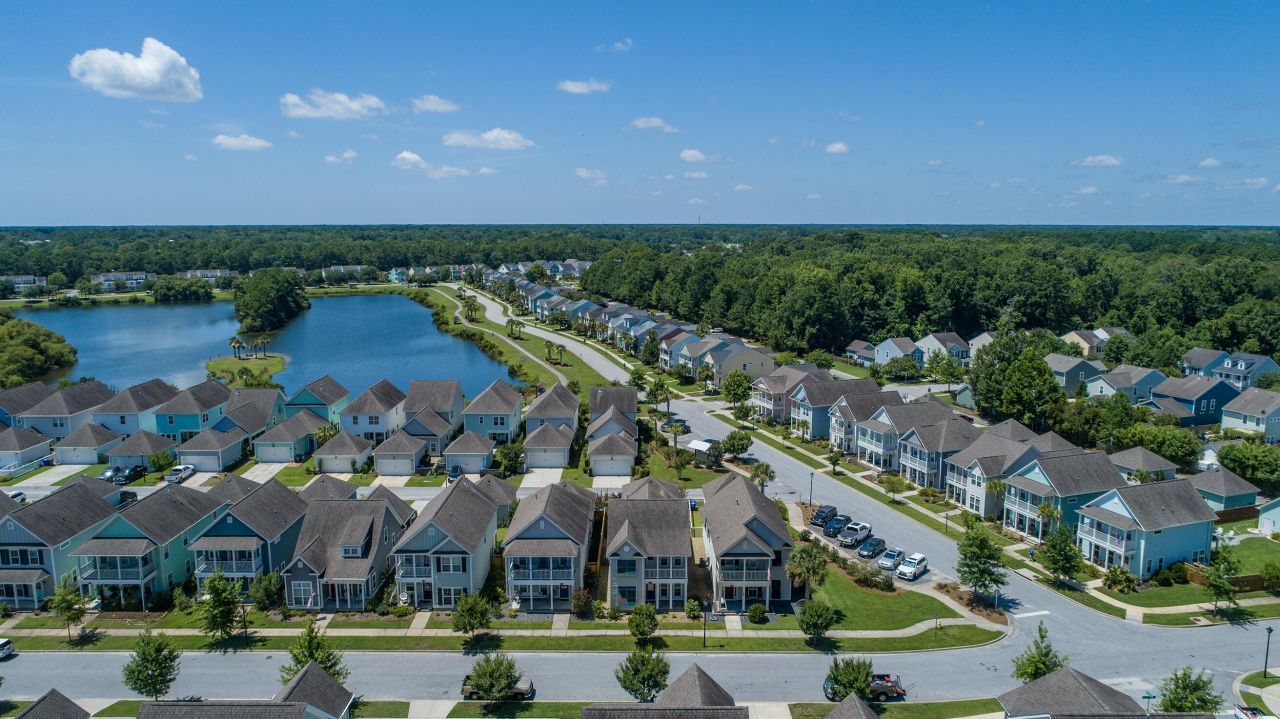 1695 Sparkleberry Lane Photo 53