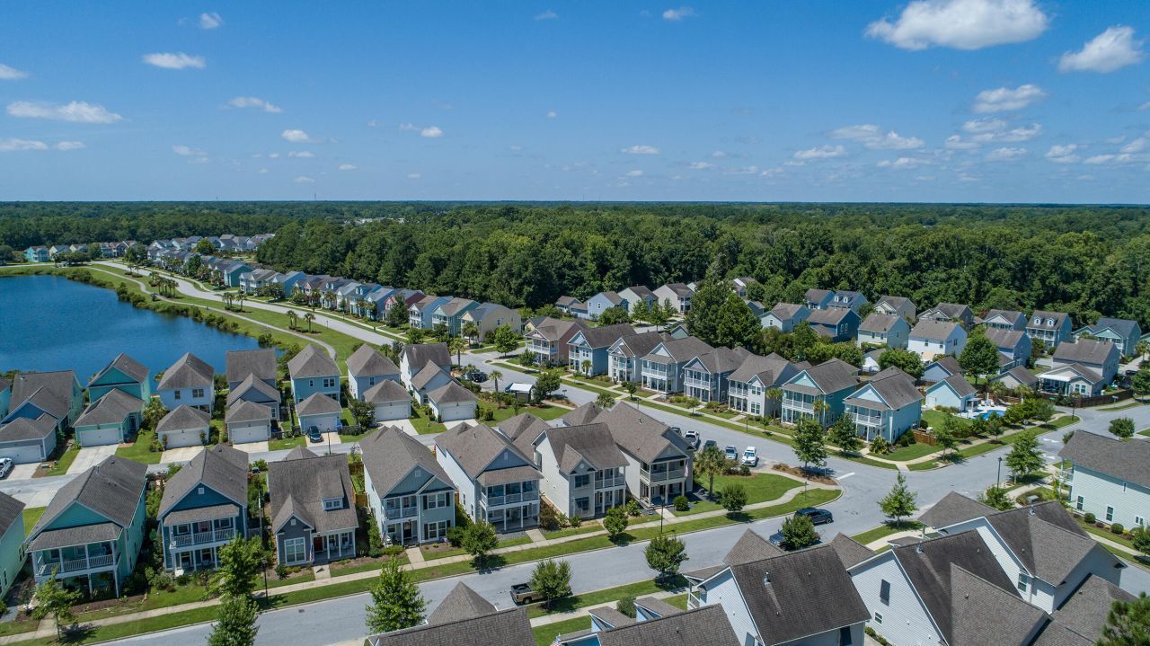 1695 Sparkleberry Lane Photo 54