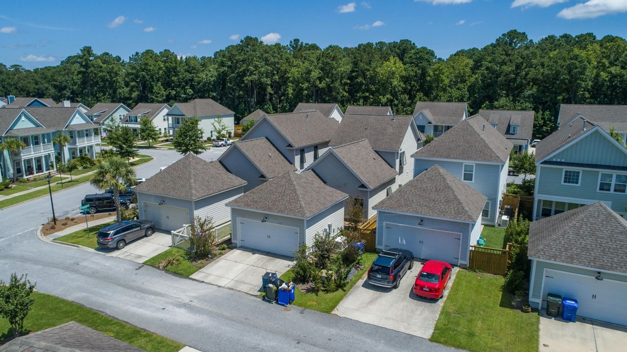 1695 Sparkleberry Lane Photo 58