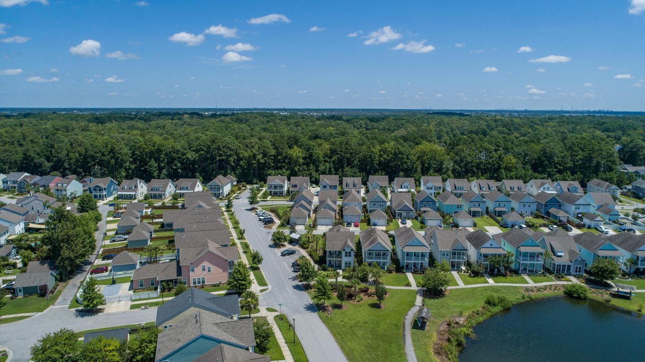 1695 Sparkleberry Lane Photo 63