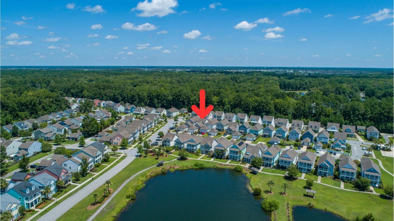 1695 Sparkleberry Lane Photo 64