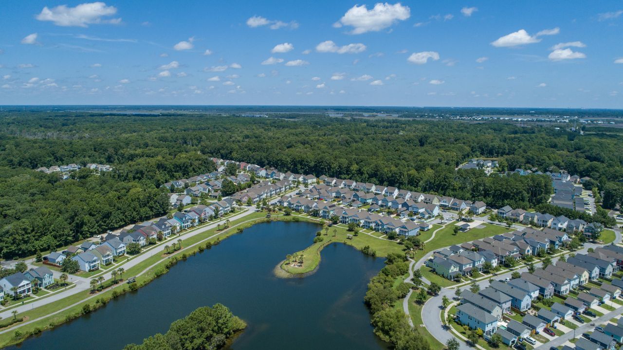 1695 Sparkleberry Lane Photo 65