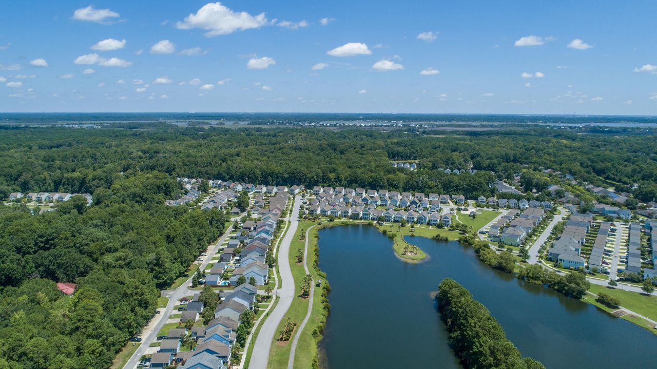 1695 Sparkleberry Lane Photo 67