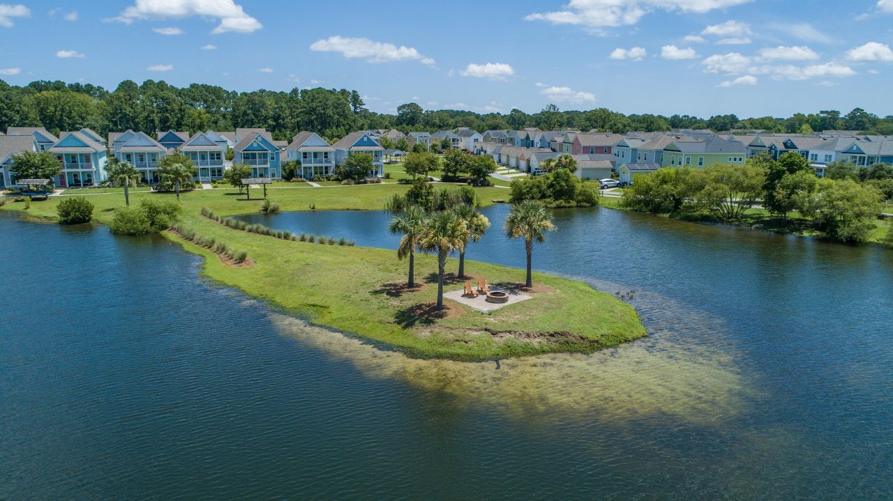 1695 Sparkleberry Lane Photo 73