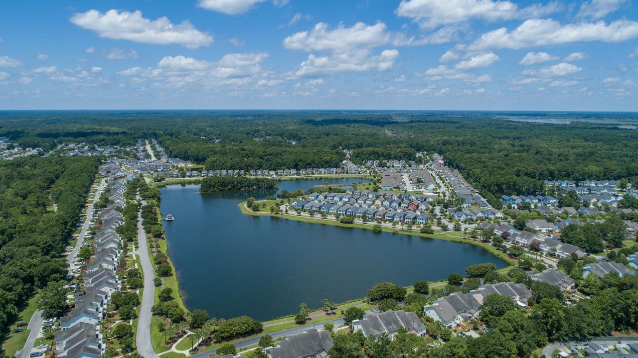 1695 Sparkleberry Lane Photo 84