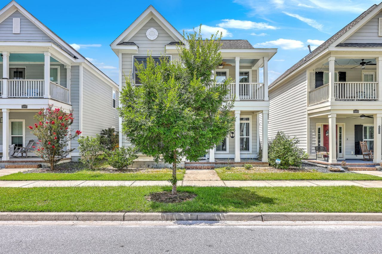 1695 Sparkleberry Lane Photo 89