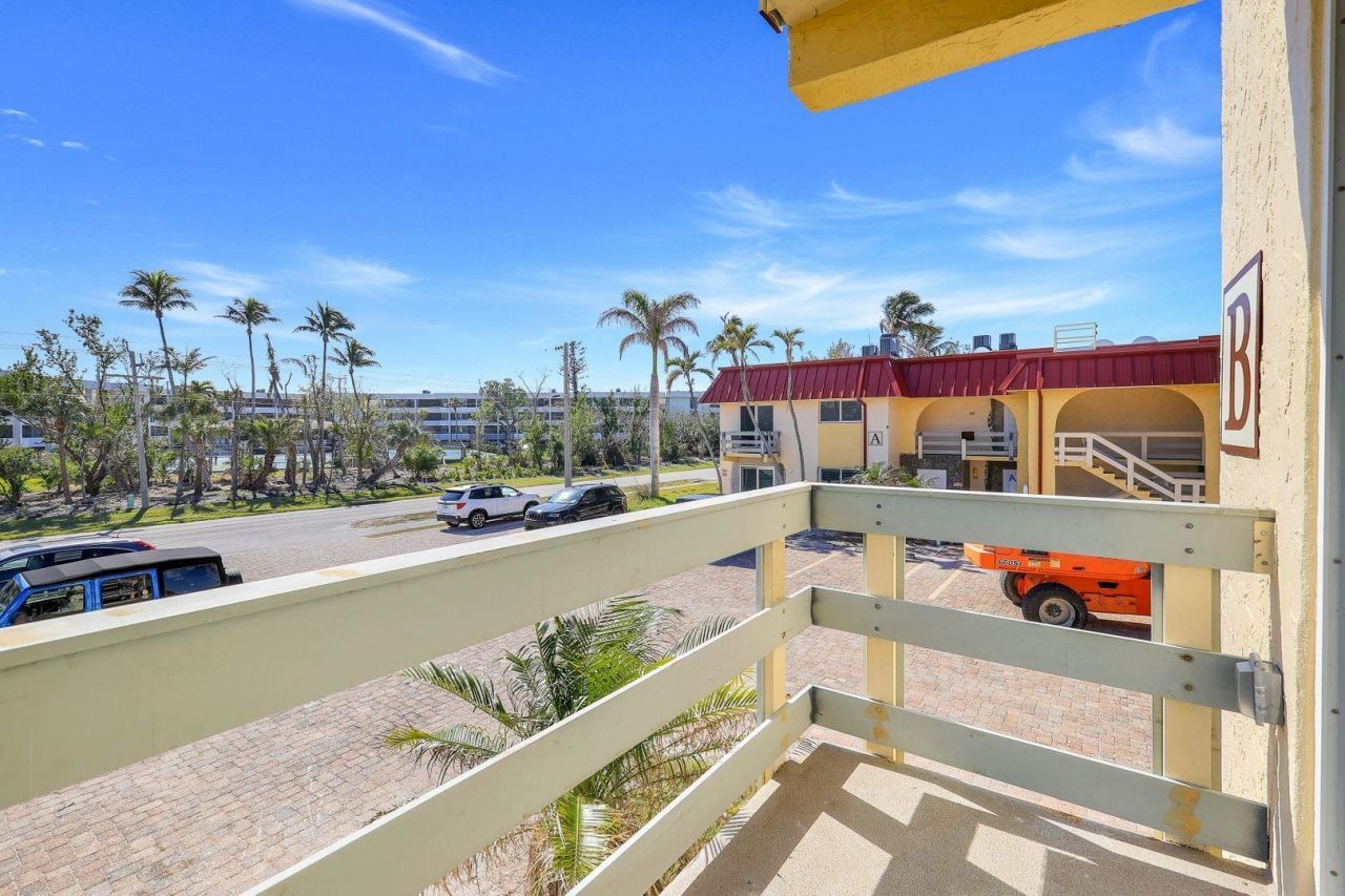 1610 Middle Gulf Dr, Unit B3, Sanibel, FL 33957 Photo