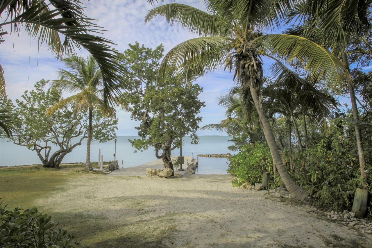 95480 & 90 Overseas Highway, Key Largo, FL 33037 Photo