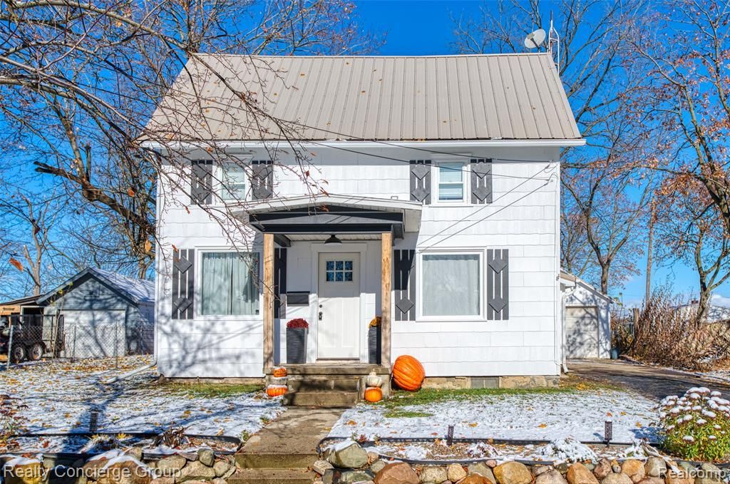 104 W John Street, Durand, MI 48429 Main Photo