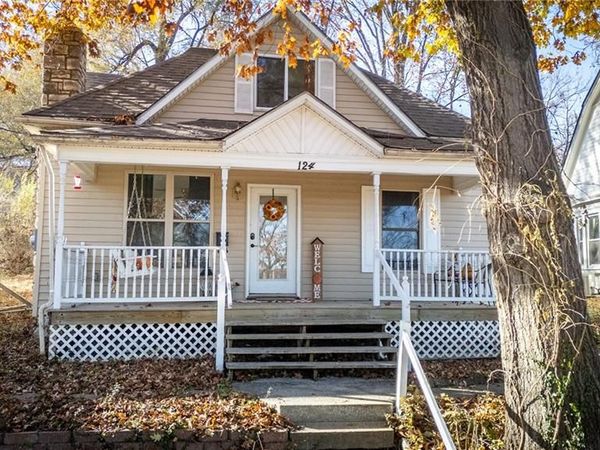 124 Wildwood Street, Excelsior Springs, MO 64024