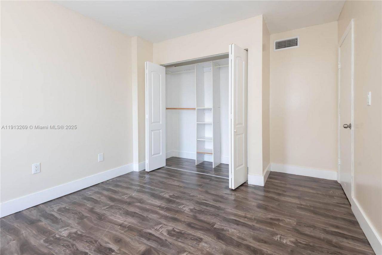 300 NW 42nd Ave, Unit 411, Miami, FL 33126 Photo