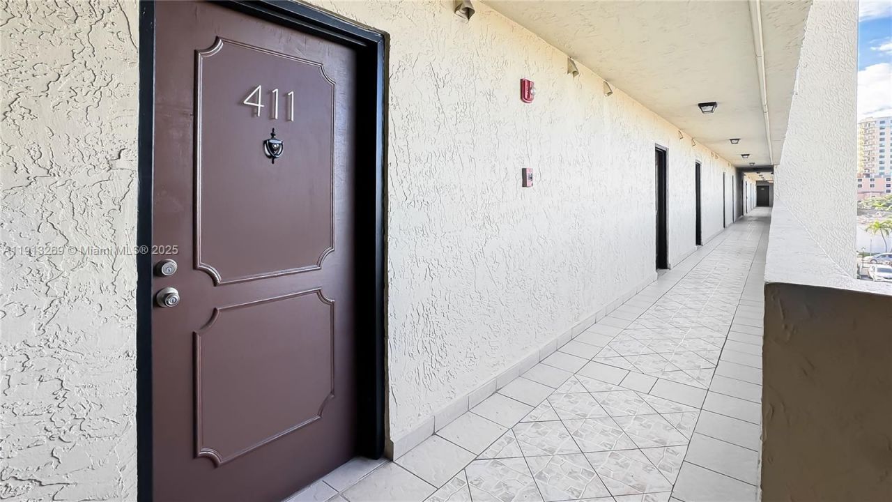 300 NW 42nd Ave, Unit 411, Miami, FL 33126 Photo