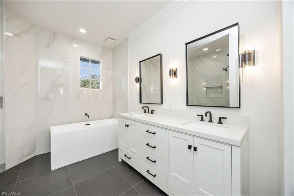 9151 Palmetto Ridge Dr, Unit 202, Estero, FL 34135 Photo