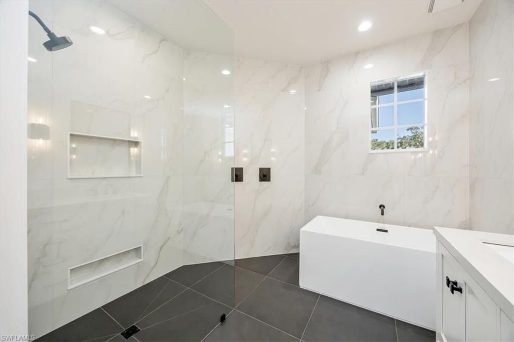 9151 Palmetto Ridge Dr, Unit 202, Estero, FL 34135 Photo