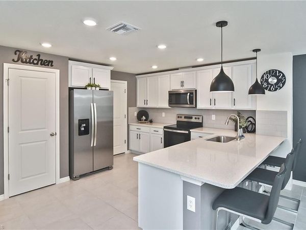 6360 Brant Bay BLVD, Unit 104, NORTH FORT MYERS, FL 33917