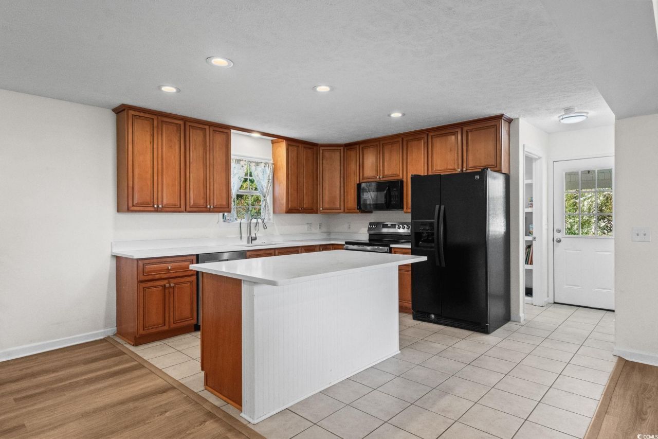 1996 Heritage Rd. Photo 11